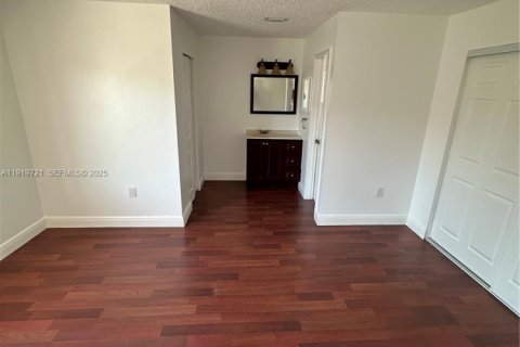 Touwnhouse à louer à Miami, Floride: 3 chambres, 170.94 m2 № 2038175 - photo 15