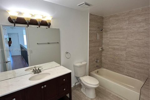 Touwnhouse à louer à Miami, Floride: 3 chambres, 170.94 m2 № 2038175 - photo 10
