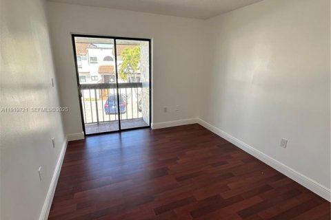Touwnhouse à louer à Miami, Floride: 3 chambres, 170.94 m2 № 2038175 - photo 16