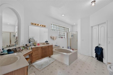 Casa en venta en Orlando, Florida, 4 dormitorios, 244.33 m2 № 2199199 - foto 30