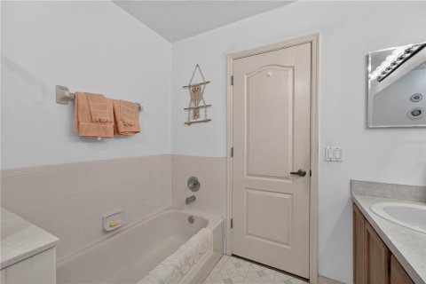 Casa en venta en Orlando, Florida, 4 dormitorios, 244.33 m2 № 2199199 - foto 5
