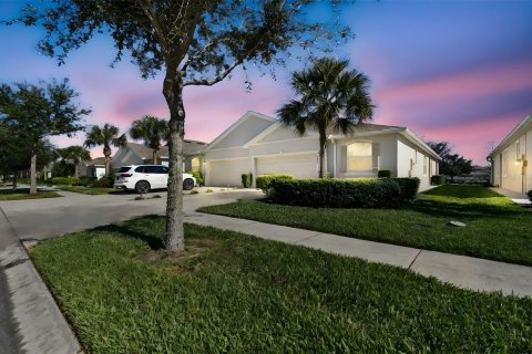 Villa ou maison à vendre à Wesley Chapel, Floride: 3 chambres, 145.39 m2 № 2235699 - photo 2