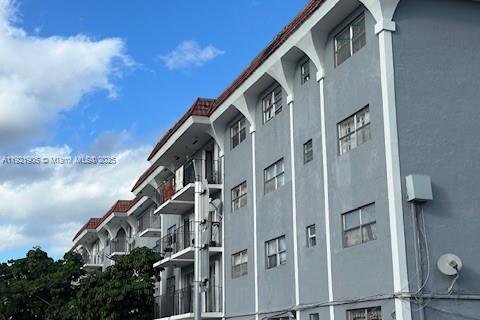 Copropriété à vendre à North Miami, Floride: 2 chambres, 72 m2 № 2018654 - photo 2