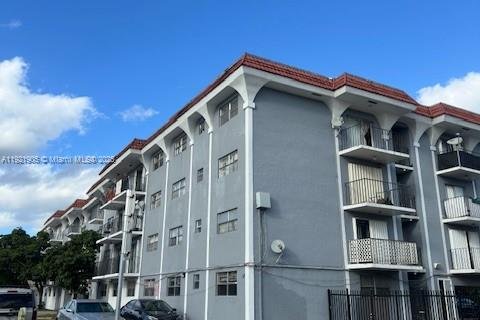 Condo in North Miami, Florida, 2 bedrooms  № 2018654