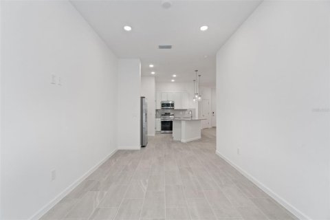 Adosado en venta en Orlando, Florida, 5 dormitorios, 178.19 m2 № 1733442 - foto 7