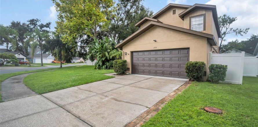 Casa en Brandon, Florida 3 dormitorios, 186.73 m2 № 1893730