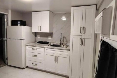 Casa en venta en West Palm Beach, Florida, 4 dormitorios, 101.36 m2 № 1957099 - foto 7