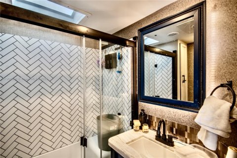 Купить виллу или дом в Уэст-Палм-Бич, Флорида 4 спальни, 101.36м2, № 1957099 - фото 23