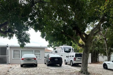 Casa en venta en West Palm Beach, Florida, 4 dormitorios, 101.36 m2 № 1957099 - foto 1