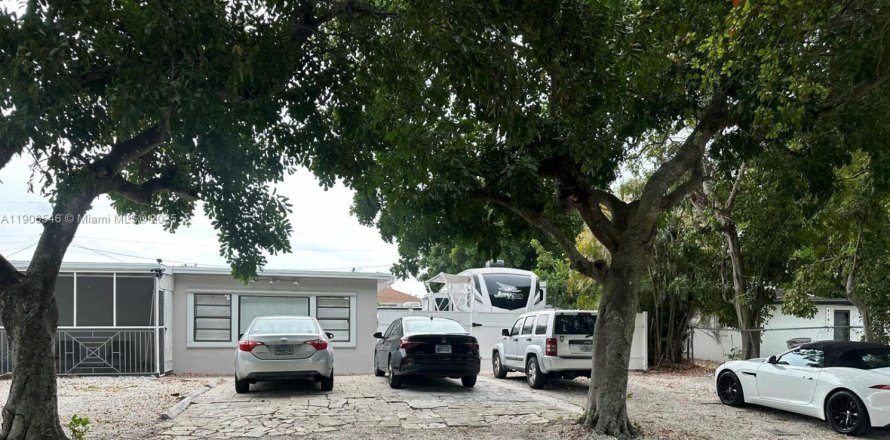 Casa en West Palm Beach, Florida 4 dormitorios, 101.36 m2 № 1957099