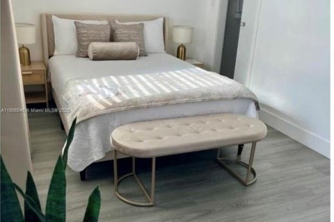 Casa en venta en West Palm Beach, Florida, 4 dormitorios, 101.36 m2 № 1957099 - foto 4