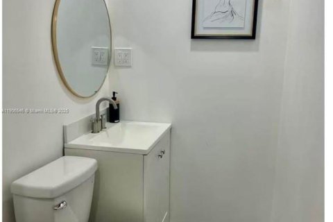 Casa en venta en West Palm Beach, Florida, 4 dormitorios, 101.36 m2 № 1957099 - foto 3