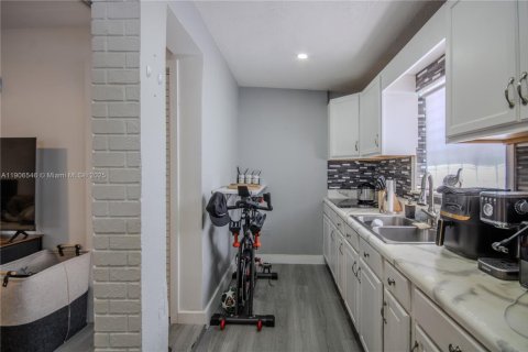 Купить виллу или дом в Уэст-Палм-Бич, Флорида 4 спальни, 101.36м2, № 1957099 - фото 17