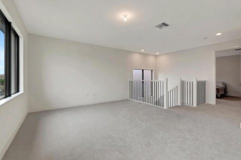 Villa ou maison à louer à Boca Raton, Floride: 4 chambres, 303.14 m2 № 2422234 - photo 8