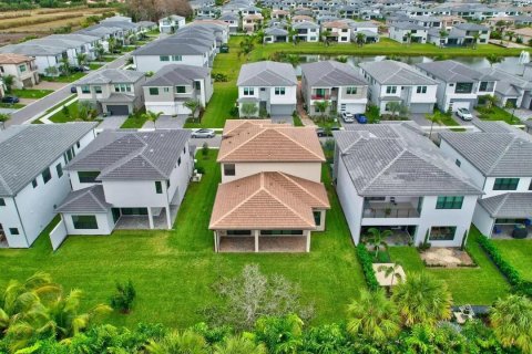Villa ou maison à louer à Boca Raton, Floride: 4 chambres, 303.14 m2 № 2422234 - photo 25