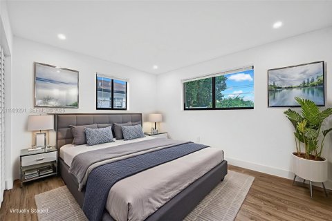 House in Miami, Florida 4 bedrooms, 135.27 sq.m. № 1987594 - photo 13