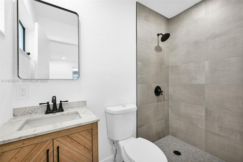 House in Miami, Florida 4 bedrooms, 135.27 sq.m. № 1987594 - photo 20