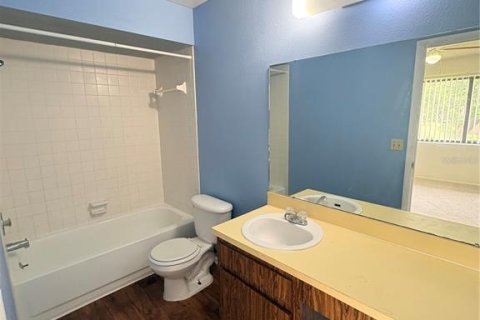 Townhouse in Tampa, Florida 2 bedrooms, 116.13 sq.m. № 2230454 - photo 10