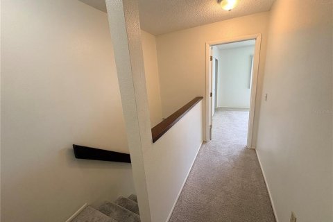 Townhouse in Tampa, Florida 2 bedrooms, 116.13 sq.m. № 2230454 - photo 11