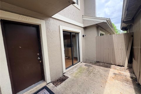 Townhouse in Tampa, Florida 2 bedrooms, 116.13 sq.m. № 2230454 - photo 12