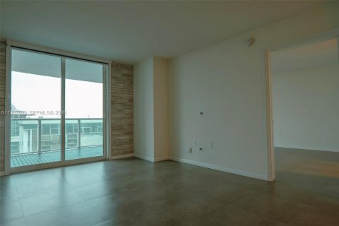 Condo in Miami, Florida, 1 bedroom № 2081405 - photo 9