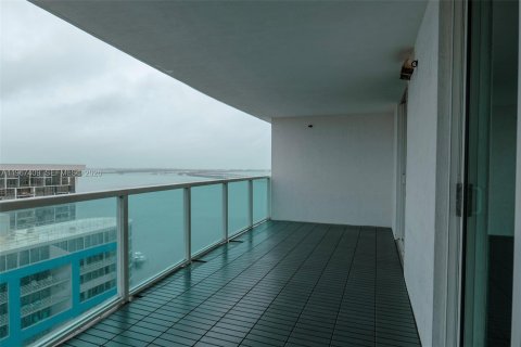 Condo in Miami, Florida, 1 bedroom № 2081405 - photo 4