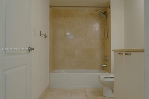 Condo in Miami, Florida, 1 bedroom № 2081405 - photo 19