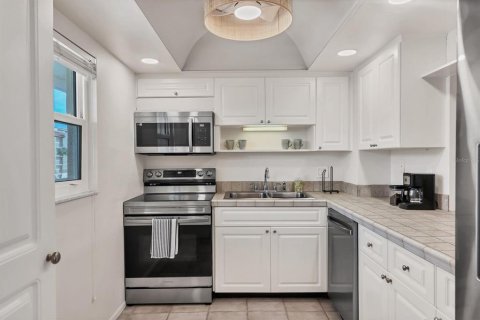 Copropriété à louer à Sarasota, Floride: 2 chambres, 86.31 m2 № 2145058 - photo 8