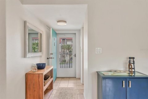 Copropriété à louer à Sarasota, Floride: 2 chambres, 86.31 m2 № 2145058 - photo 4