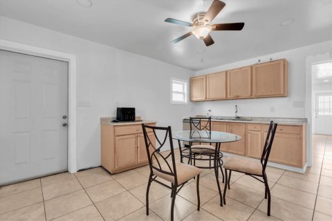 Casa en venta en Tampa, Florida, 4 dormitorios, 127.18 m2 № 2427543 - foto 19