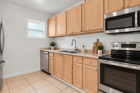 Casa en venta en Tampa, Florida, 4 dormitorios, 127.18 m2 № 2427543 - foto 21