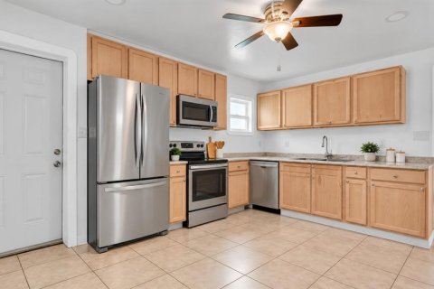 Casa en venta en Tampa, Florida, 4 dormitorios, 127.18 m2 № 2427543 - foto 22