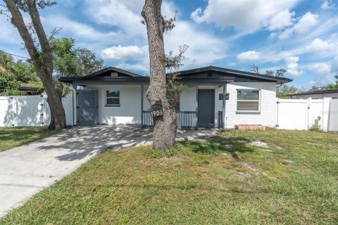 Casa en Tampa, Florida 4 dormitorios, 127.18 m2 № 2427543