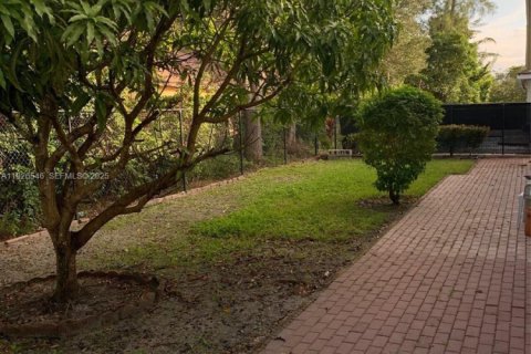 Casa en venta en Coconut Creek, Florida, 4 dormitorios, 275.55 m2 № 2034995 - foto 30