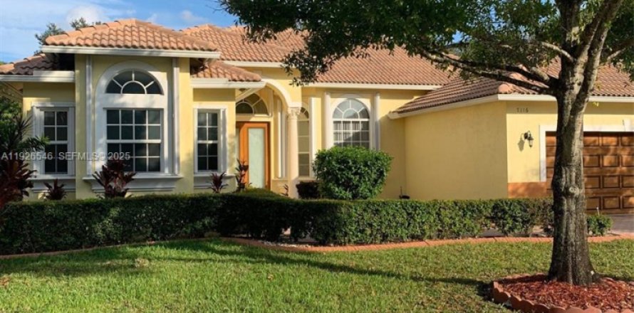 Casa en Coconut Creek, Florida 4 dormitorios, 275.55 m2 № 2034995