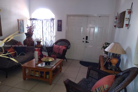 Villa ou maison à vendre à Hialeah, Floride: 3 chambres, 160.54 m2 № 2064410 - photo 3