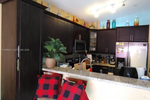 Villa ou maison à vendre à Hialeah, Floride: 3 chambres, 160.54 m2 № 2064410 - photo 5