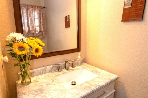 Townhouse in Cooper City, Florida 3 bedrooms, 156.73 sq.m. № 2033777 - photo 10