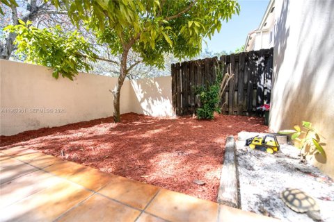 Townhouse in Cooper City, Florida 3 bedrooms, 156.73 sq.m. № 2033777 - photo 21