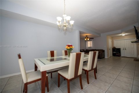 Townhouse in Cooper City, Florida 3 bedrooms, 156.73 sq.m. № 2033777 - photo 3