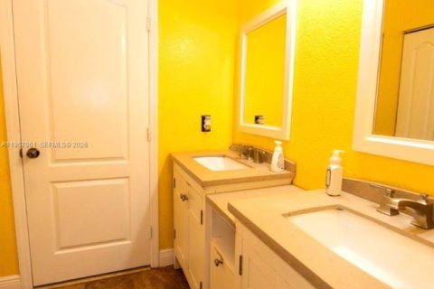 Townhouse in Cooper City, Florida 3 bedrooms, 156.73 sq.m. № 2033777 - photo 19