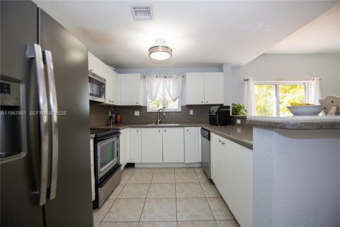Townhouse in Cooper City, Florida 3 bedrooms, 156.73 sq.m. № 2033777 - photo 6