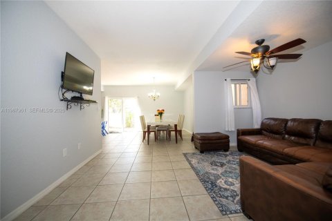 Townhouse in Cooper City, Florida 3 bedrooms, 156.73 sq.m. № 2033777 - photo 9