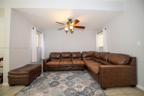Townhouse in Cooper City, Florida 3 bedrooms, 156.73 sq.m. № 2033777 - photo 8