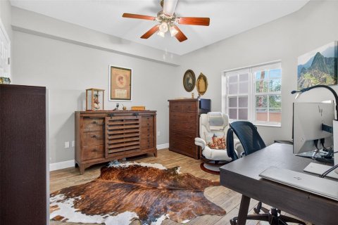 Condo in Seminole, Florida, 2 bedrooms № 2109841 - photo 16
