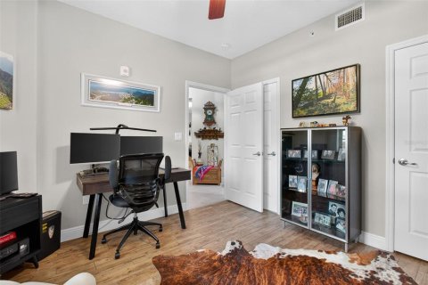 Condo in Seminole, Florida, 2 bedrooms № 2109841 - photo 17