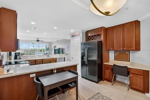 Condo in Seminole, Florida, 2 bedrooms № 2109841 - photo 24