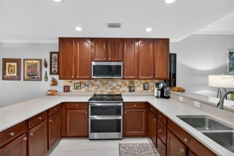 Condo in Seminole, Florida, 2 bedrooms № 2109841 - photo 26