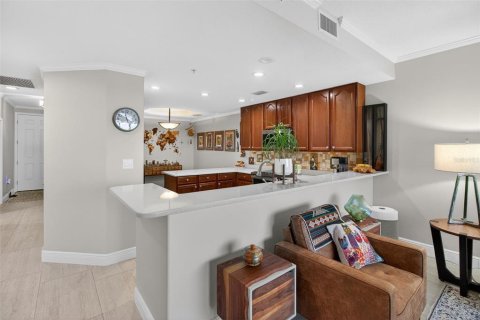 Condo in Seminole, Florida, 2 bedrooms № 2109841 - photo 27
