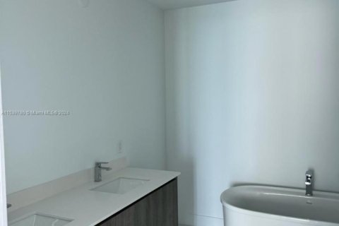 Condo in Sunny Isles Beach, Florida, 3 bedrooms in AURORA  № 1984742 - photo 7